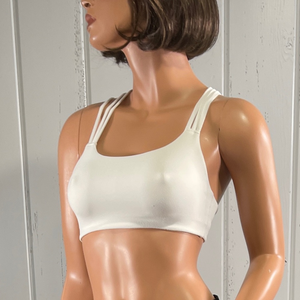 * *Athleta White Fully Focused Sports Bra Sz XXS